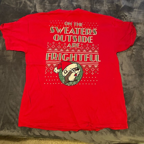 Buc-ee’s Christmas T-shirt - Picture 2 of 3